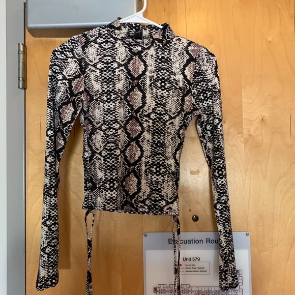 snakeskin top forever 21